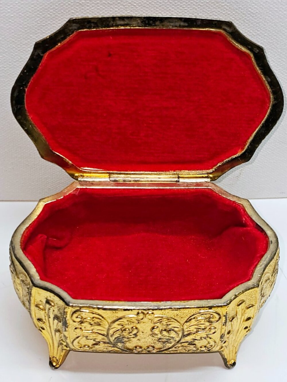 Gold Jewelry Box Velvet Embroiderey Footed Ornate - Vintage Japan - Picture 2 of 5